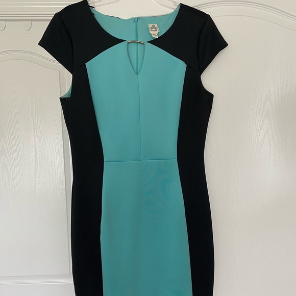 Dress - Picture 1 of 2